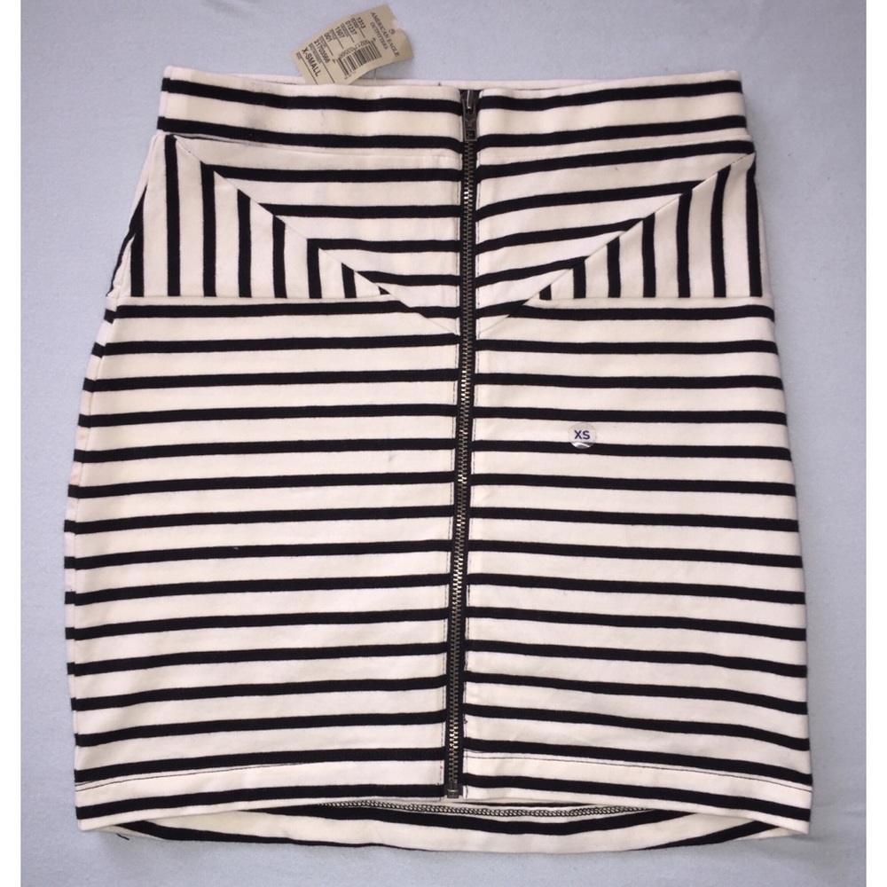 American Eagle Black & White Striped Skirt